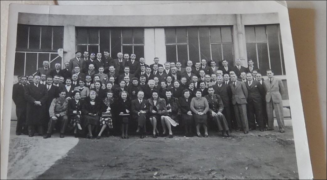 Aluvac, Paris staff photo 1945 ( cast early body shells).JPG